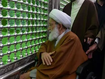 حضور شیخ عیسی قاسم رهبر شیعیان بحرین در حرم مطهر امام خمینی(س) 