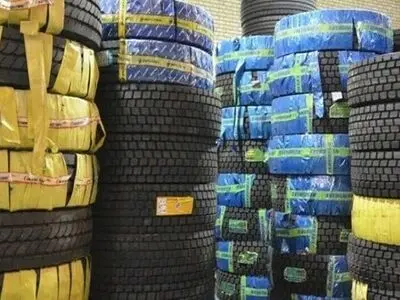 شناسایی ۱۶ میلیاردی انبار لاستیک خارجی قاچاق در بوکان