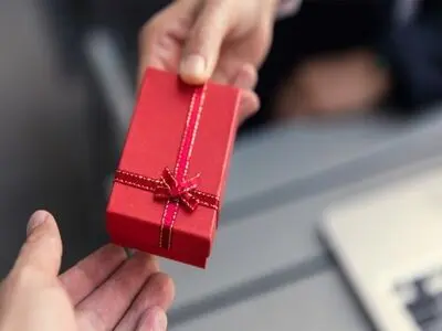 هدیه روز زن برای کارمندان چه بخریم؟