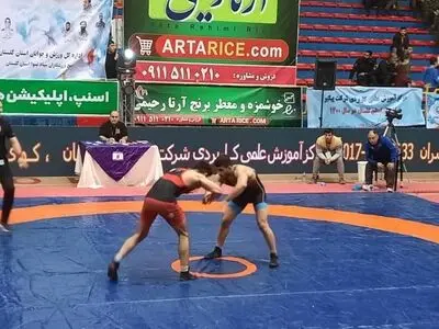 معرفی نفرات برندگان ۵ وزن اول مسابقات کشتی قهرمانی کشور