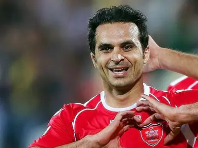 جام قهرمانی پرسپولیس را نوروزی بالای سر می‌برد؟