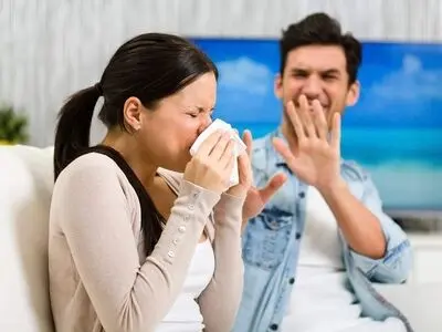  خطر نگه داشتن عطسه برای بدن
