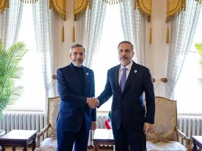 باقري یلتقی وزیر الخارجیة التركي