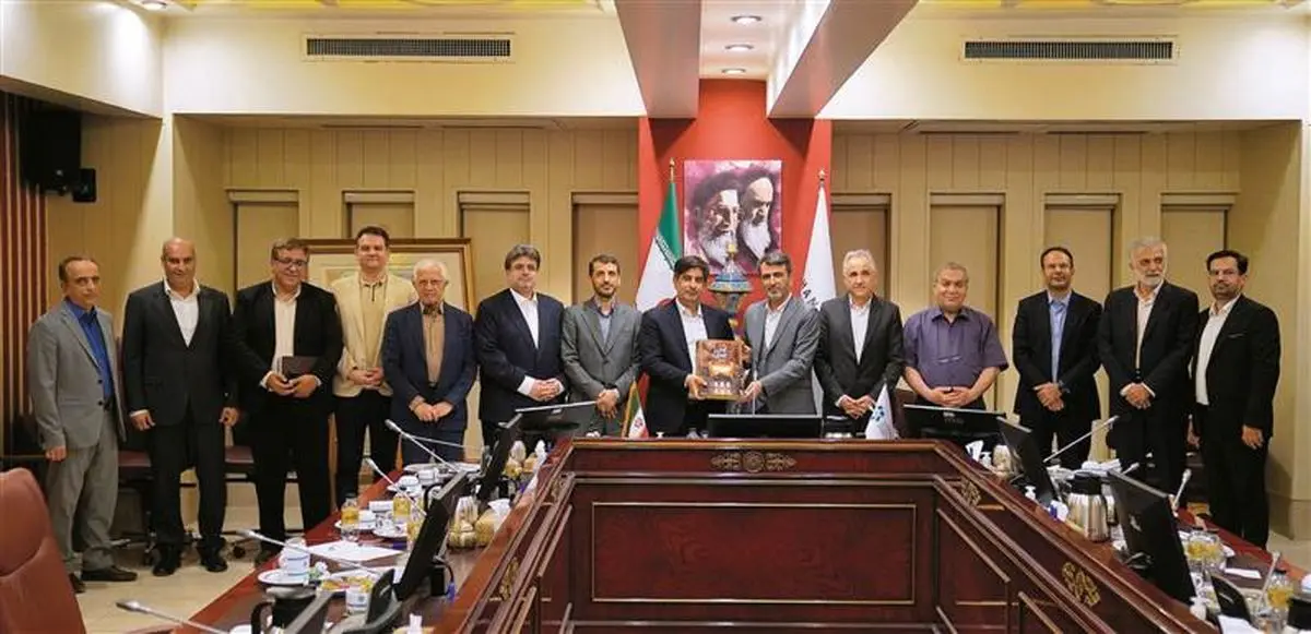 ضرورت مراقبت از گروه فولاد مبارکه برای تقویت جریان تولید در کشور