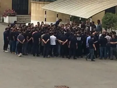 تجمع  کارگران دخانیات گیلان در پی عدم دریافت حقوق کامل و تولید حداقلی