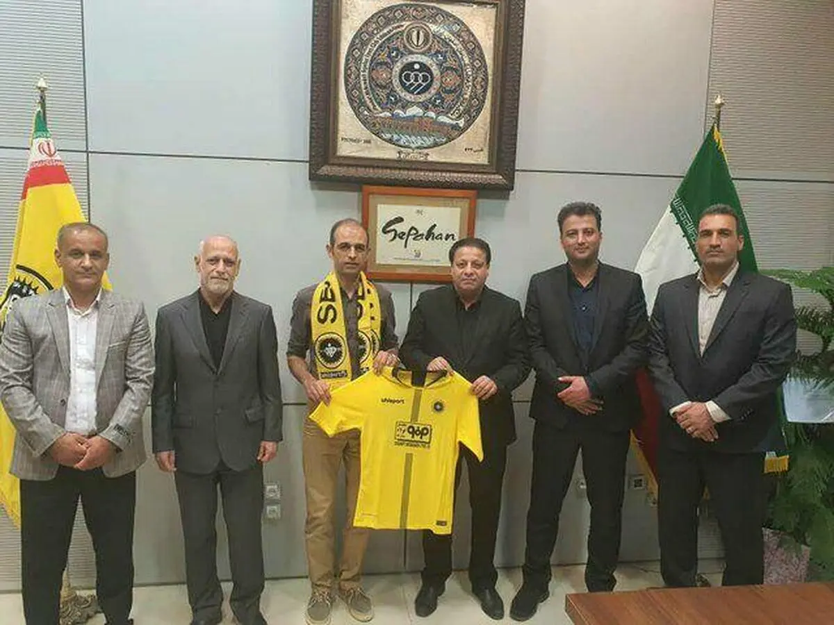 بازتاب حضور نویدکیا روی نیمکت سپاهان در سایت AFC