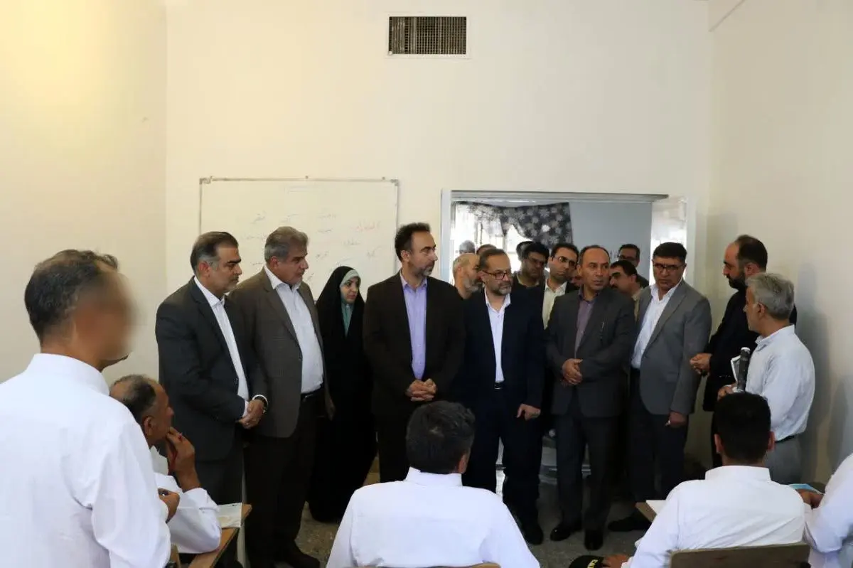 بازدید معاون وزیر و رئیس سازمان نهضت سوادآموزی آموزش پرورش کشور از ندامتگاه مرکزی کرج