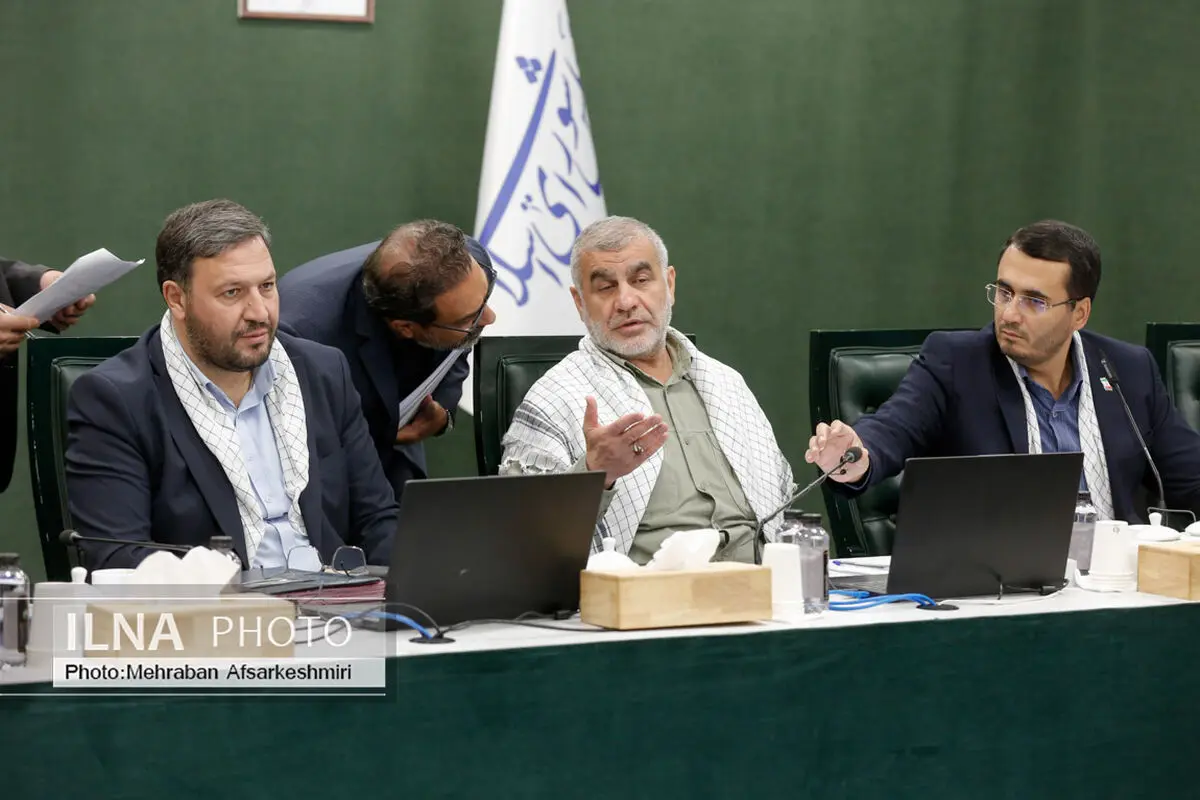 حاجی‌دلیگانی: زمان جلسات قانون‌گذاری باید افزایش یابد/ زارعی: حقوق کارمندان و نیروهای مسلح نیاز به ترمیم دارد