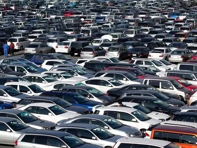 همبستگی زیادی بین قیمت خودرو با نرخ دلار وجود دارد