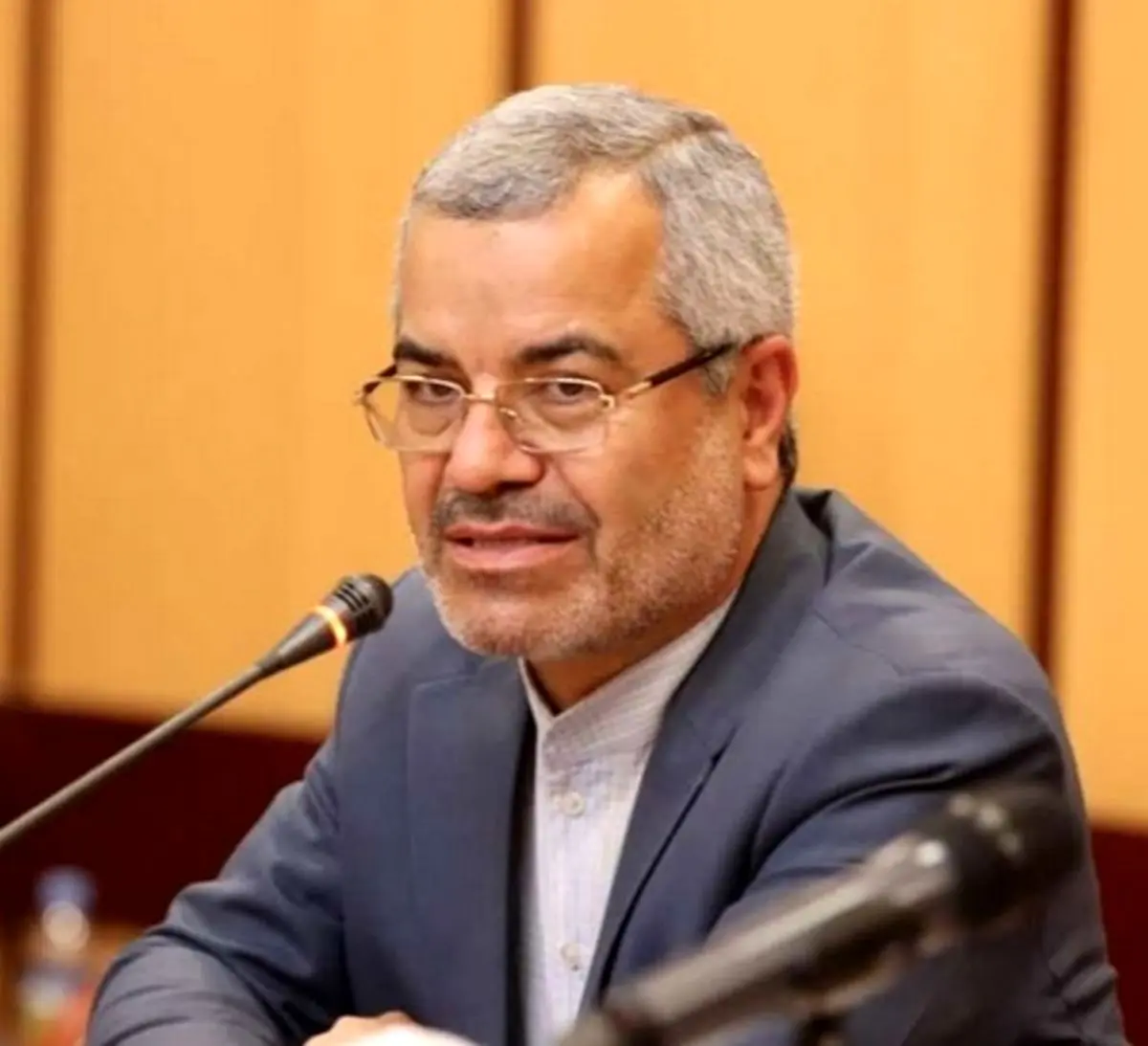 بانک رفاه کارگران نباید از کارگران جدا شود