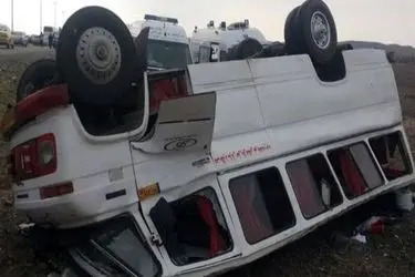 حادثه واژگونی مینی بوس حامل کارگران در کرمانشاه/15 نفر مصدوم شدند
