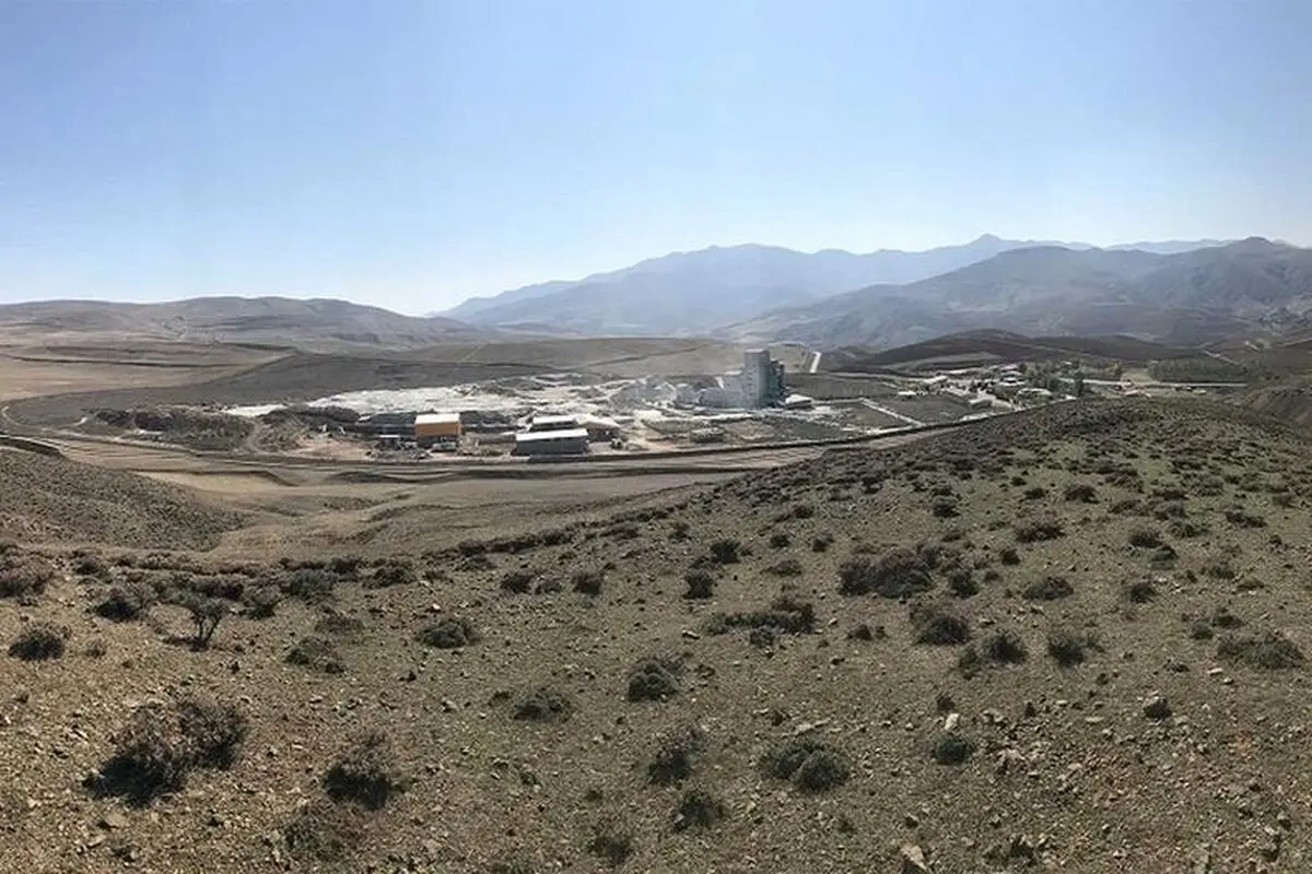 دادستان کلیبر مشکلات کارگری خط تولید کارخانه معدنی نفلین سینیت را بررسی کرد