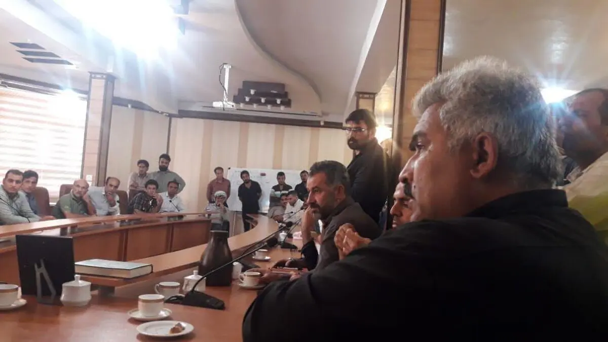 کارگران پیمانی شهرداری شوشتر خواستار حذف پیمانکاران شدند/ عضو شورای‌شهر: از وزارت کشور و سازمان شهرداری‌ها پیگیری می‌کنیم