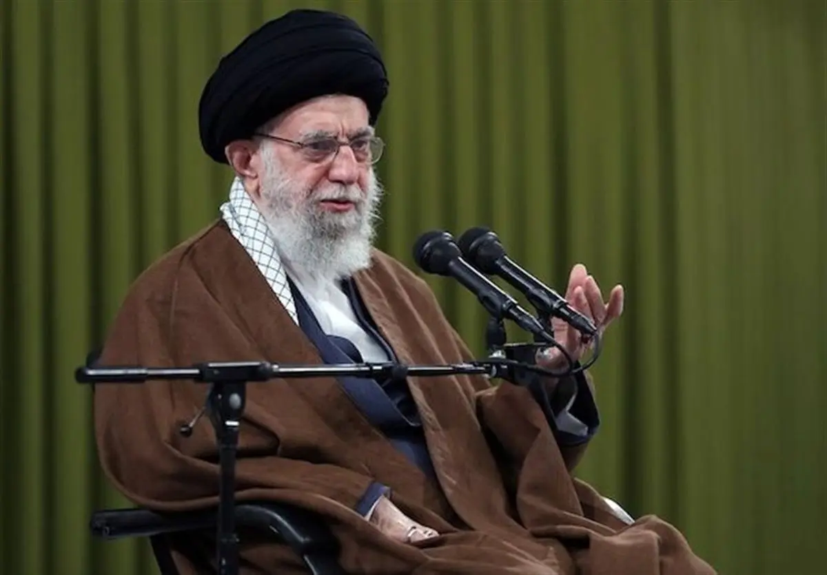  Ayatollah Khamenei: US Getting Weaker Day by Day