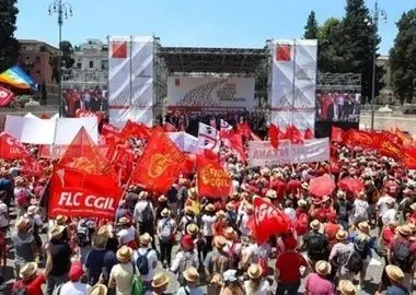 موج اعتصاب‌های کارگری حمل‌ونقل ایتالیا را فلج می‌کند