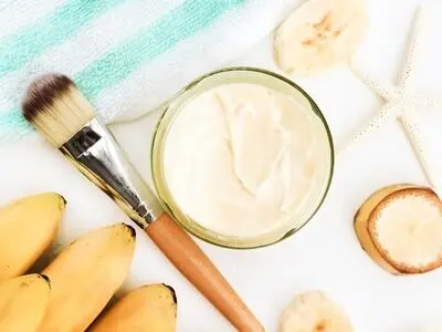 پوست موز از بین برنده قوی جوش و آکنه