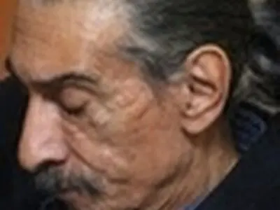 اردشیر صالح‌پور با خانواده انوشیروان ارجمند دیدار کرد