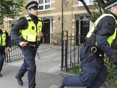 Woman killed, five injured in central London knife attack