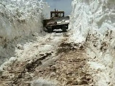 گردنه چری  و شاه منصوری شهرستان کوهرنگ بازگشایی شد