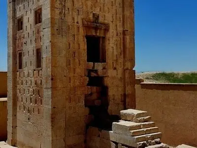 کعبه زرتشت؛ بنای مرموز ایران باستان