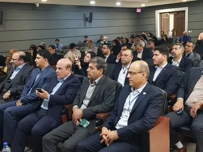 بانوی فولاد خوزستان گواهی‌نامه ارائه مقاله در سمپوزیوم کیش ۱۴۰۳ را دریافت کرد