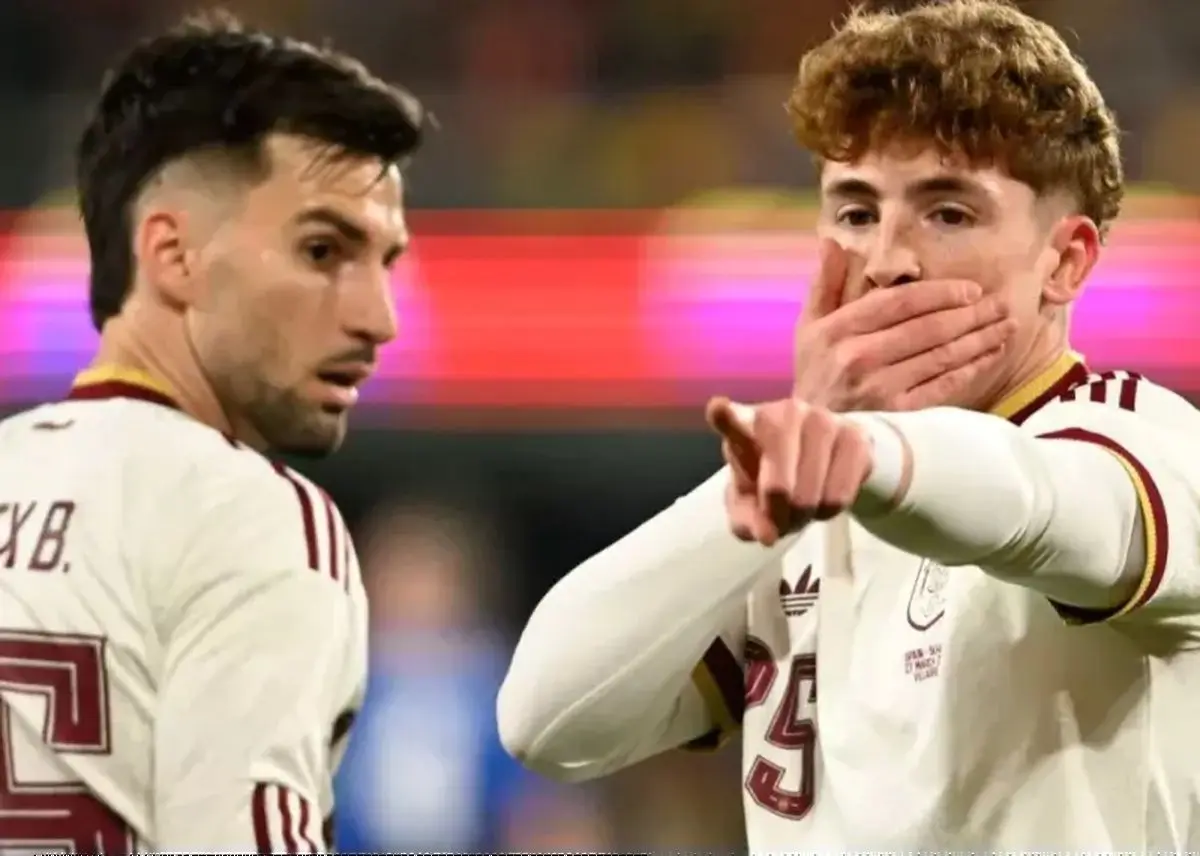 درخشش خیره‌کننده مونیوز با پیراهن لاروخا