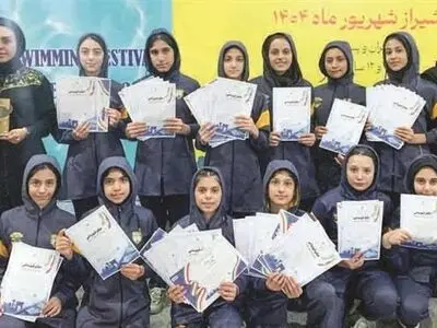 دختران شناگر فولاد مبارکه بر سکوی سوم مسابقات قهرمانی جنوب کشور