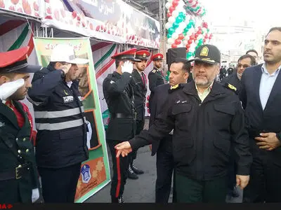 سردار رحیمی و سردار مهماندار به جمع راهپیمایان ۲۲ بهمن پیوستند + تصاویر
