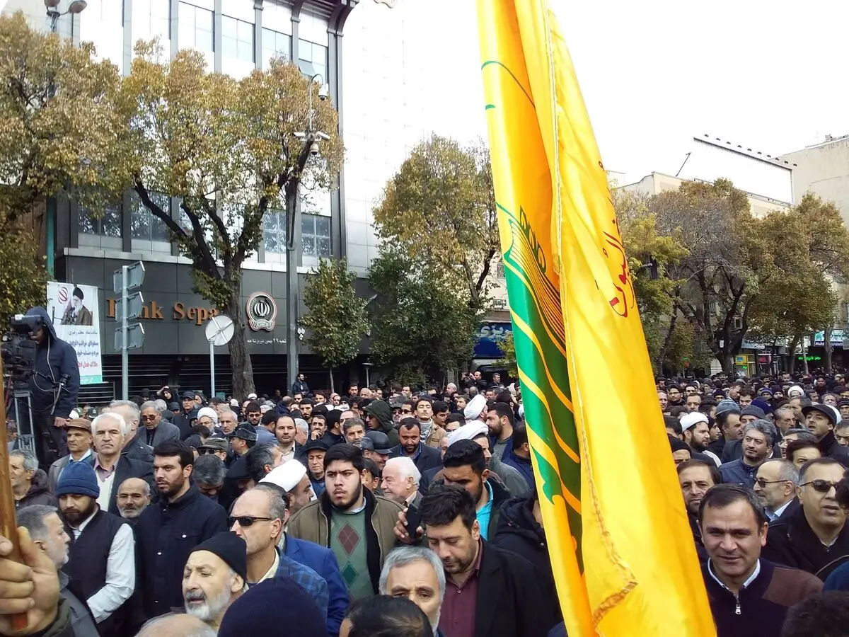 مردم تبریز  صف خود را از اغتشاشگران جدا کردند 