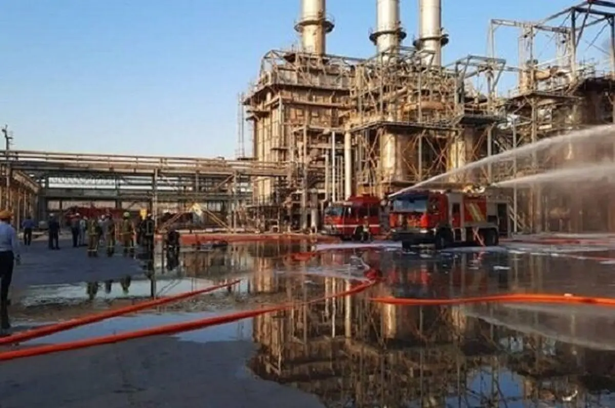 آتش‌سوزی پتروشیمی خارک مهار شد/ آسیب جانی نداشتیم