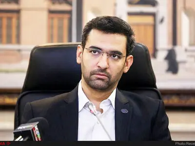 عذرخواهی آذری‌جهرمی بابت قطع‌شدن اینترنت