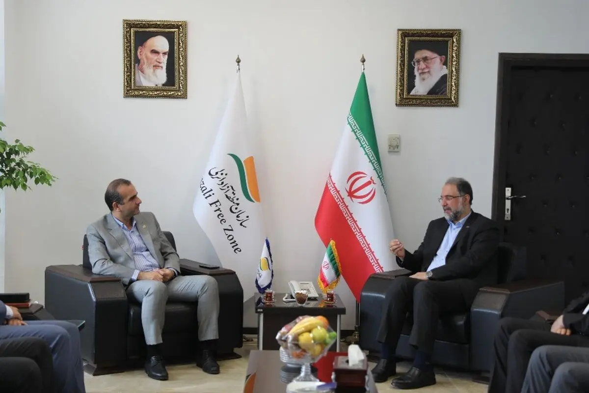 دیدار مدیرعامل شرکت کشتیرانی دریای خزر با مدیرعامل سازمان منطقه آزاد انزلی