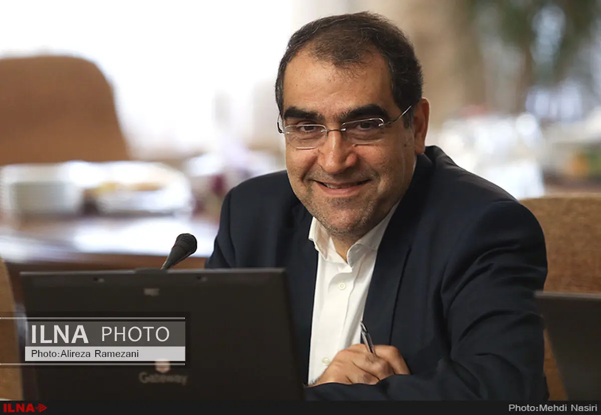پزشک باید اخلاق مدار و با انصاف باشد