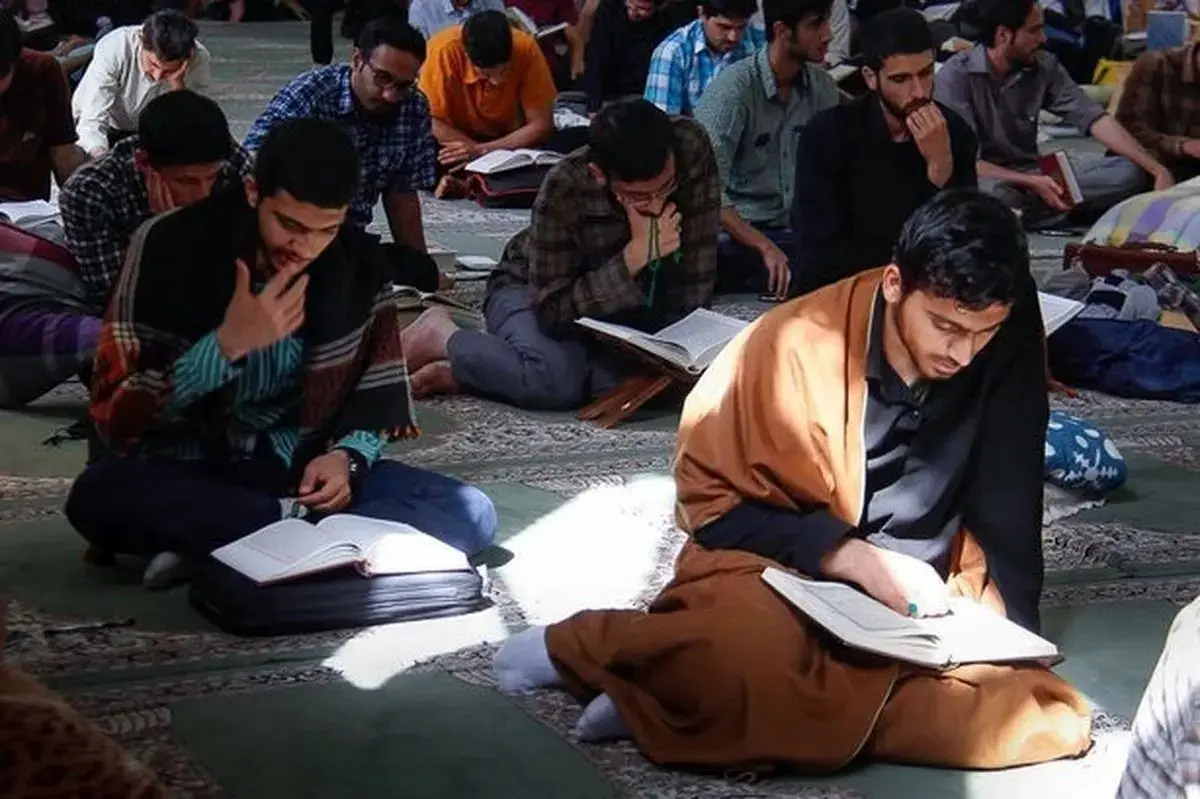 تاریخ اعتکاف ۱۴۰۴ چه روزی است؟ 