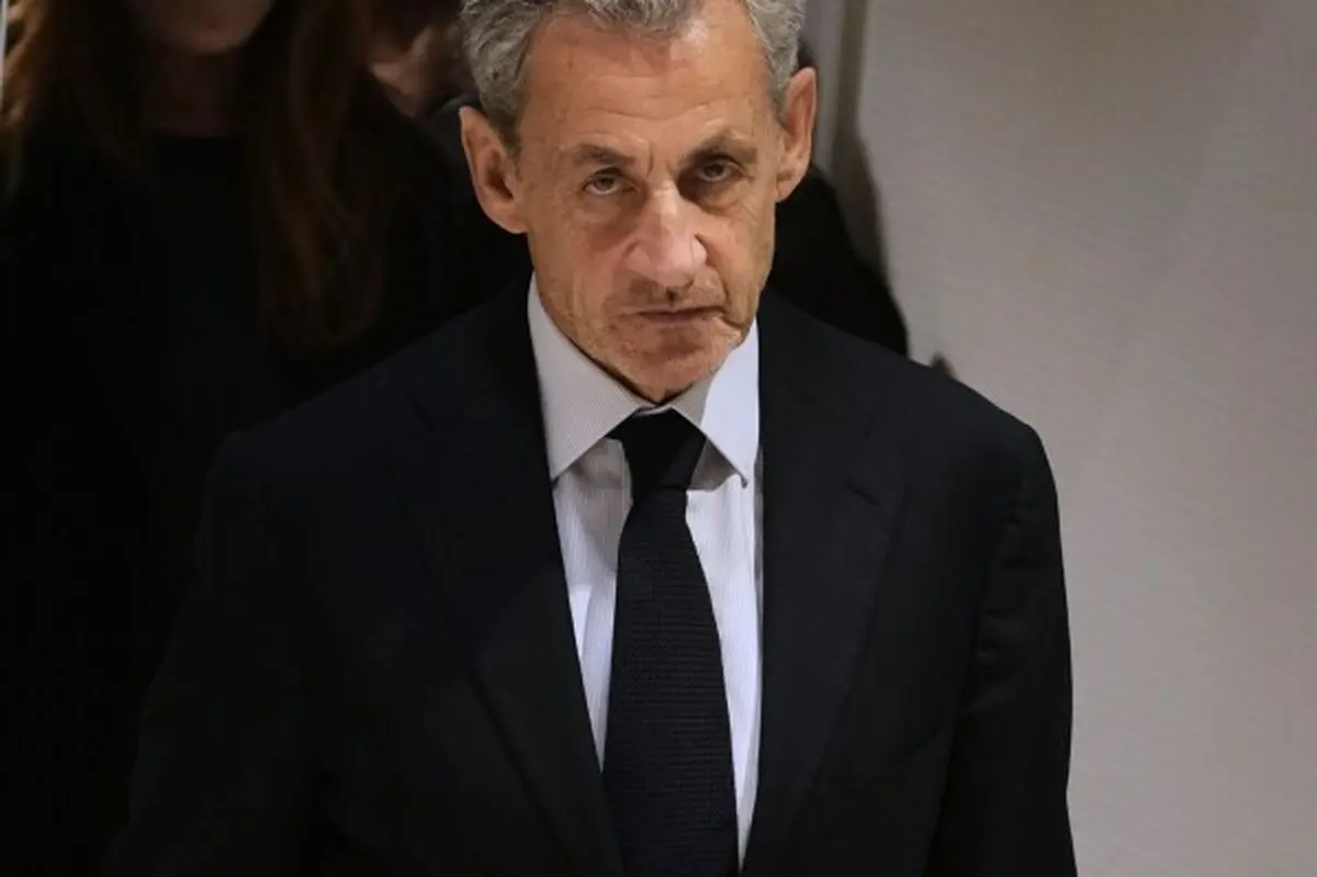 سارکوزی وارد زندان شد