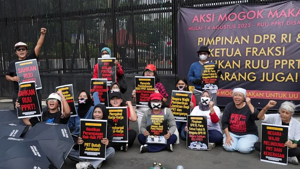 کارگران مشاغل خانگی به خاطر حذف حمایت دولت اعتصاب غذا کردند