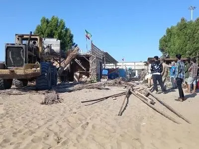 تخریب ساخت و ساز‌های غیرمجاز در نوار ساحلی بندرعباس