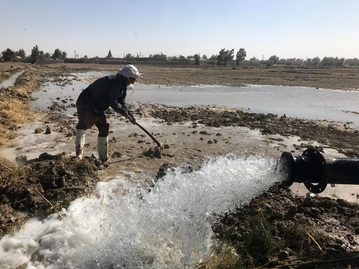 اشتغال ٢۵٠ نیروی بومی در اجرای فاز دوم طرح آبرسانی دشت سیستان