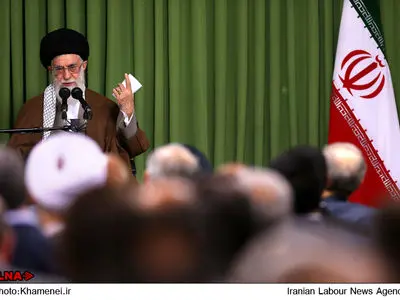 آیة الله خامنئی: مواقفنا النوویة لم تغیر