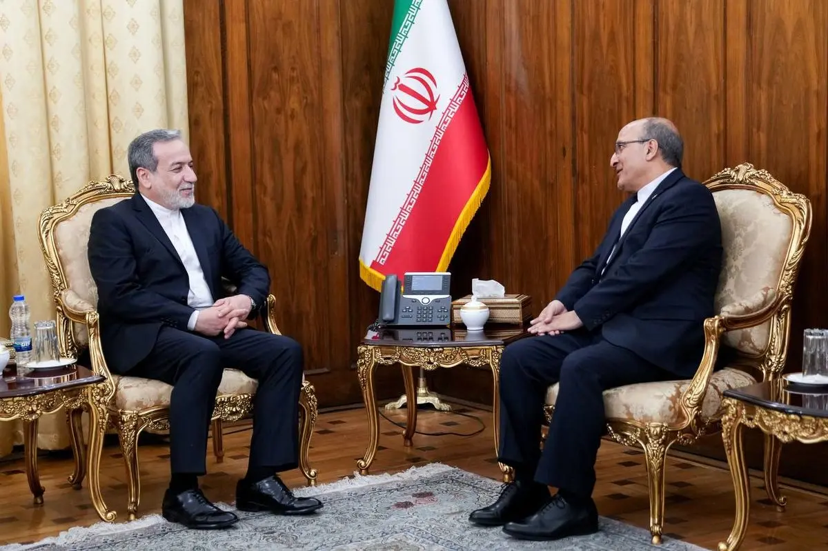 دیدار سفیر جدید ایران در زیمباوه با عراقچی 
