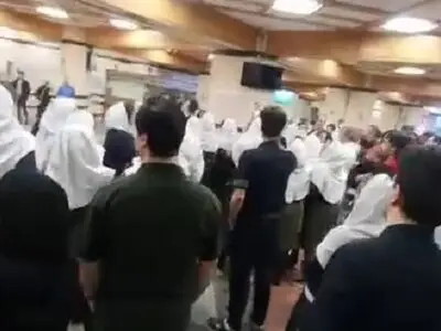 تجمع پرستاران بیمارستان میلاد در اعتراض به عدم اصلاح تعرفه‌ها