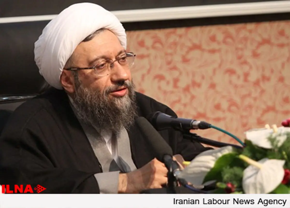 برخی با سخنان خود ضمن دخالت در کار قاضی، بر وی فشار وارد می‌کنند
