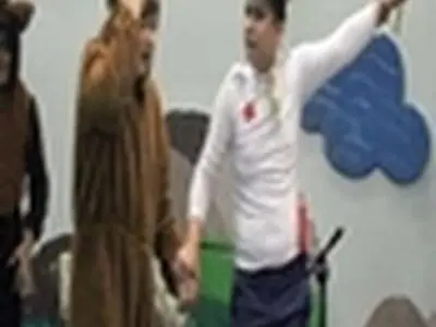 غول نادان توسط کودکان کاشانی از فرهنگسرای مهر بیرون افتاد