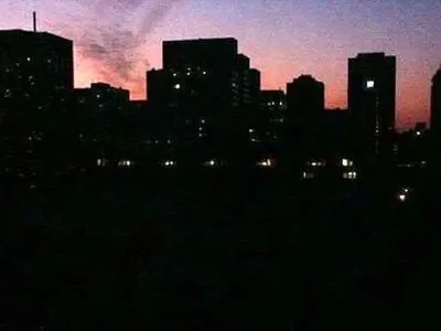 طوفان شدید در استان البرز؛ قطع برق در سه شهرستان و سقوط درختان