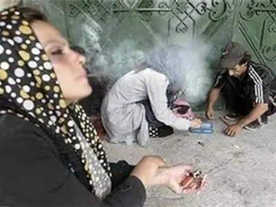 توهم و بدبینی از اثرات مخرب مصرف شیشه است