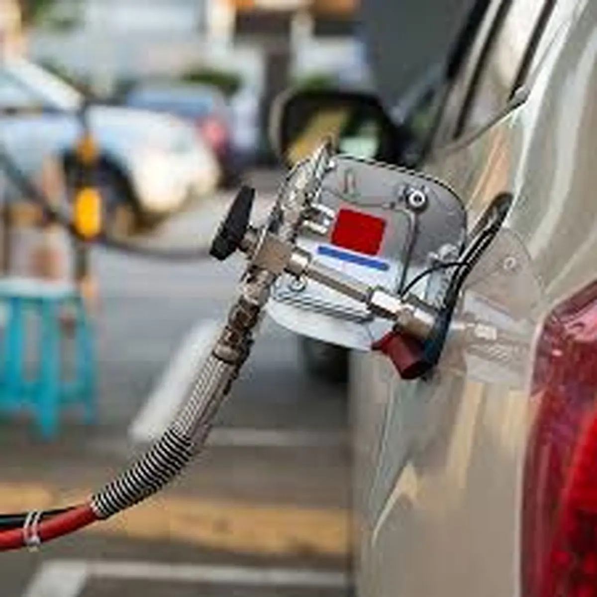 یارانه ۲۵ میلیون تومانی به متقاضیان خودوری دوگانه‌سوز/ دلیل افت ۶۰ درصدی فروش سی‌ان‌جی