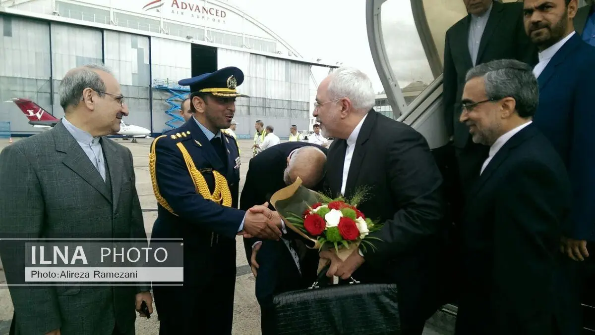 ظریف وارد پاریس شد + تصاویر