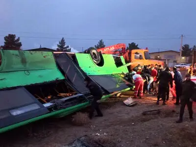 بازداشت دو آتش‌نشان و مدیر‌اتوبوسرانی در جریان حادثه سرویس کارگران کفش بهمن