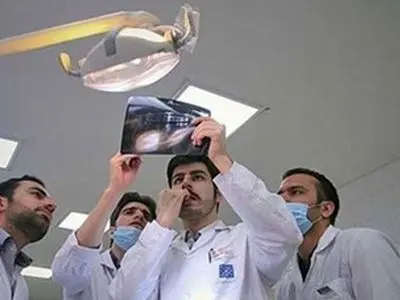 سیستم آموزشی ناکارآمد، سلامت رزیدنت‌ها را به مخاطره انداخته است