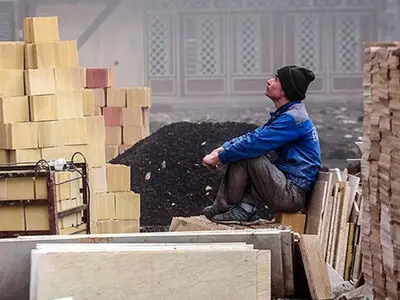  تعدیل کارگران صنعت سیمان و بتن با قطعی مکرر برق/ پروژه‌های مسکن خوابیدند